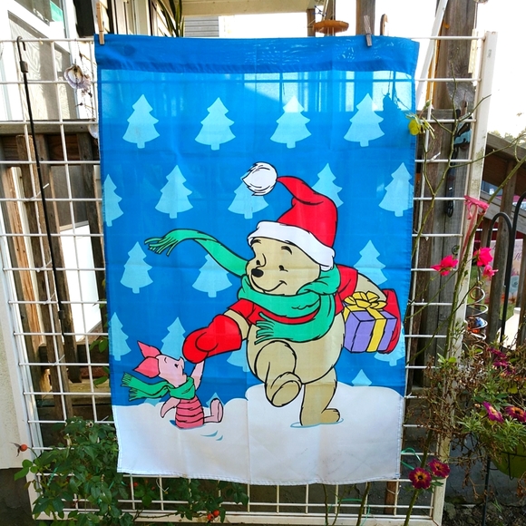 License Pooh and Piglet House Flag 28" x 40"Vintage  Fade Resistant - Picture 1 of 10